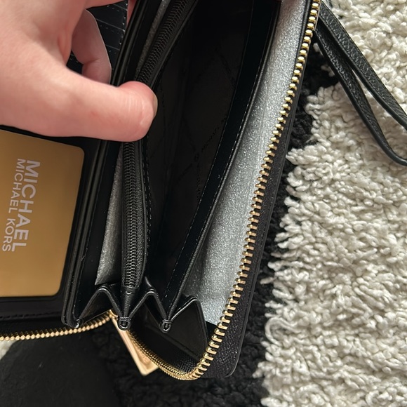 NWT MICHAEL KORS Black&Gold WristletWallet with Compartments100% Genuine Leather - Picture 14 of 17